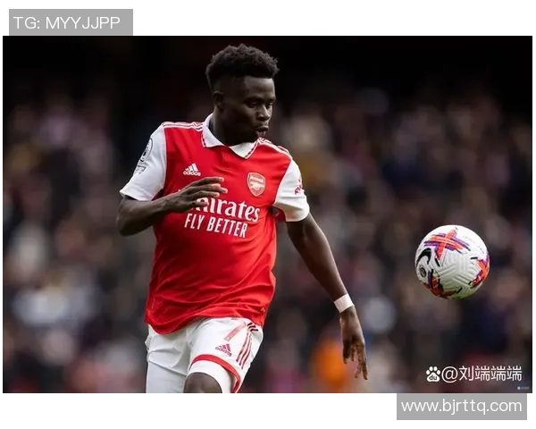 足球球星勇敢迈出新步伐开启职业生涯新篇章展现坚韧与决心